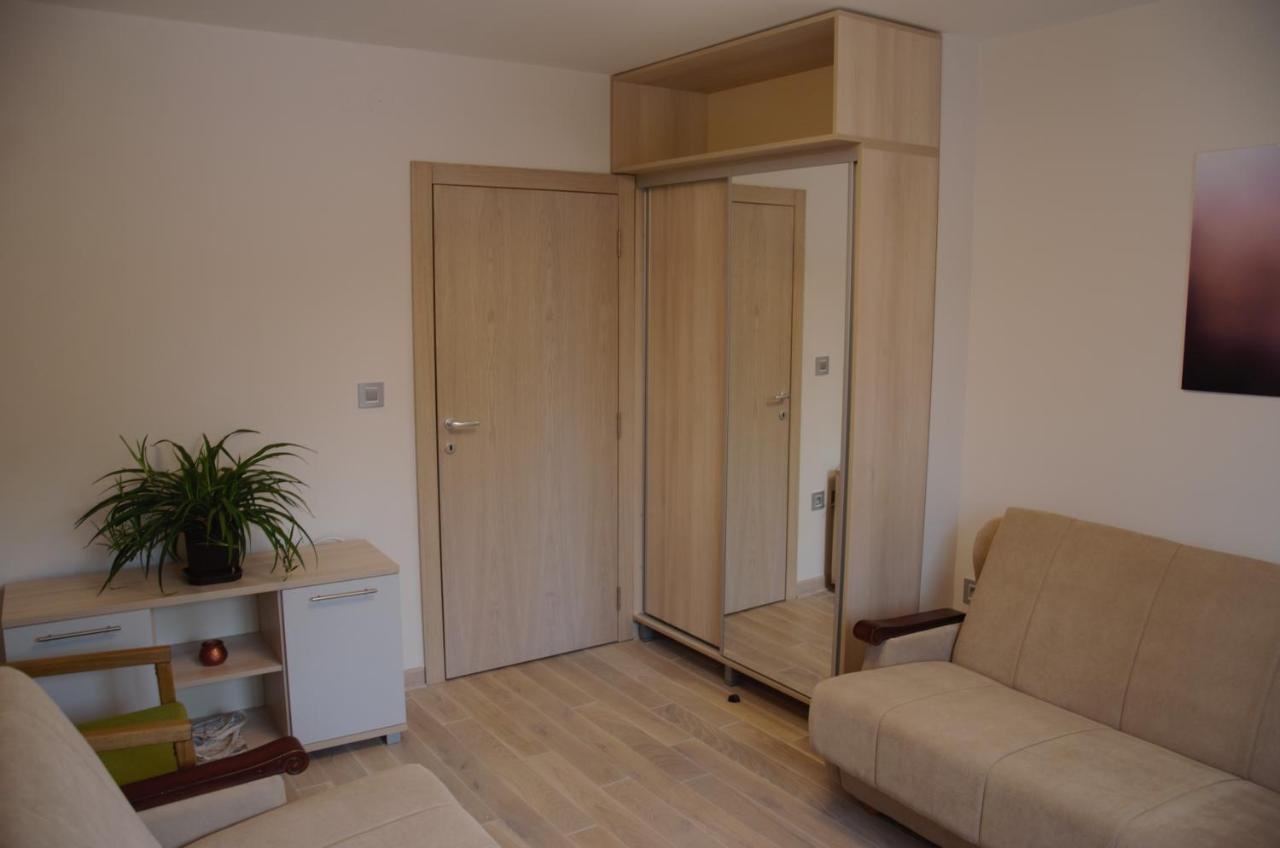 Spacious 2-Bedroom Apartment With Luxury Feel 노비사드 외부 사진
